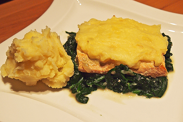 Rezept Lachs mit Kartoffelstampf auf Spinatbett für Anfänger