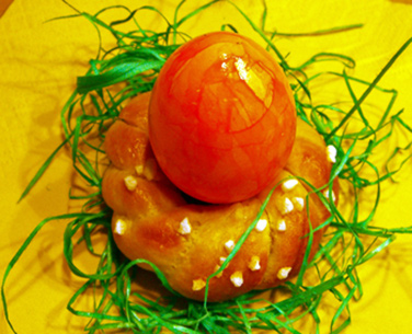 Rezept Osternest- Eierbecher aus Hefeteig