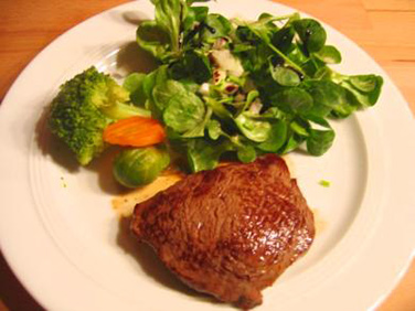 Rezept Rindersteak mit Gemüse und Feldsalat